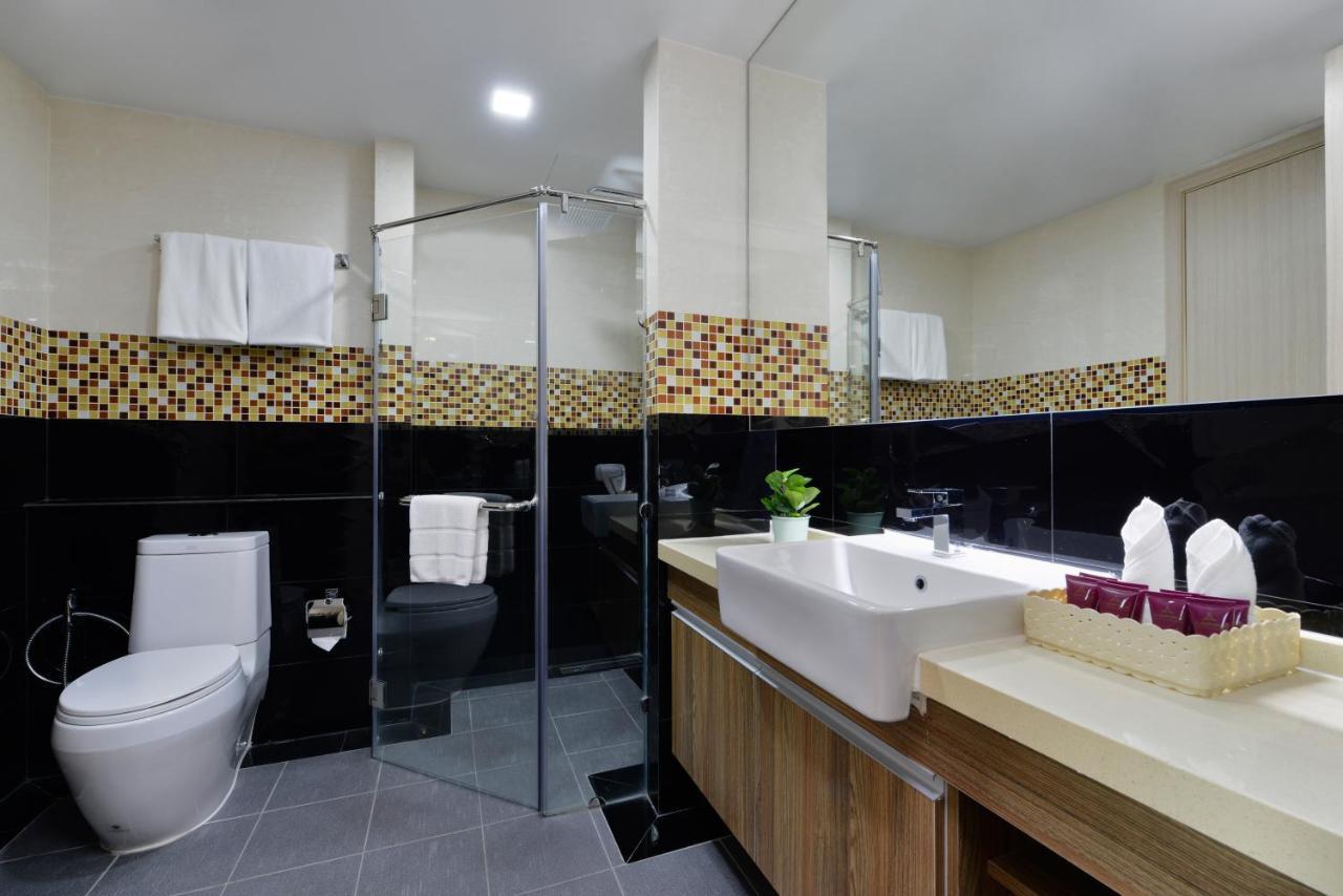 Ramada By Wyndham Bangkok Ten Ekamai Residences 外观 照片
