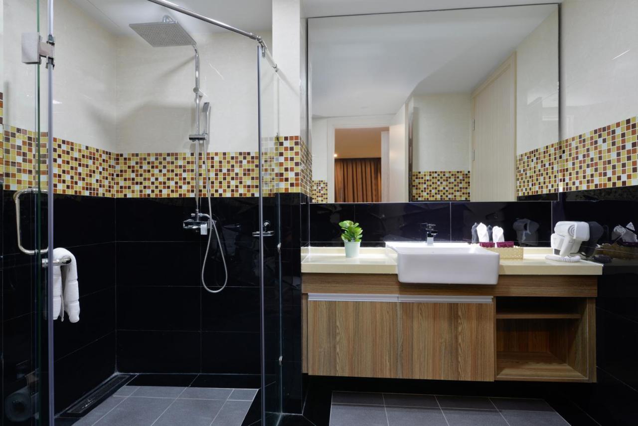 Ramada By Wyndham Bangkok Ten Ekamai Residences 外观 照片