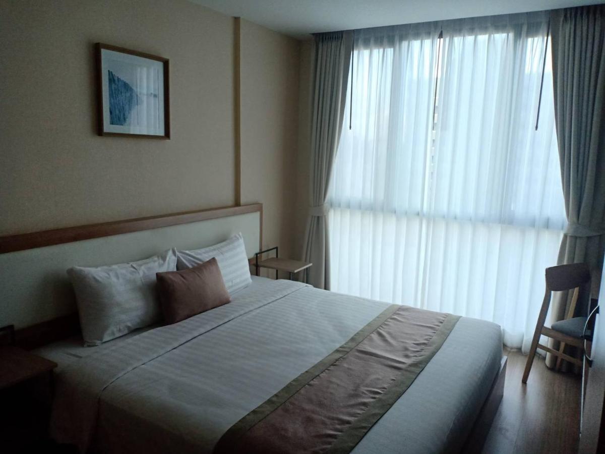 Ramada By Wyndham Bangkok Ten Ekamai Residences 外观 照片