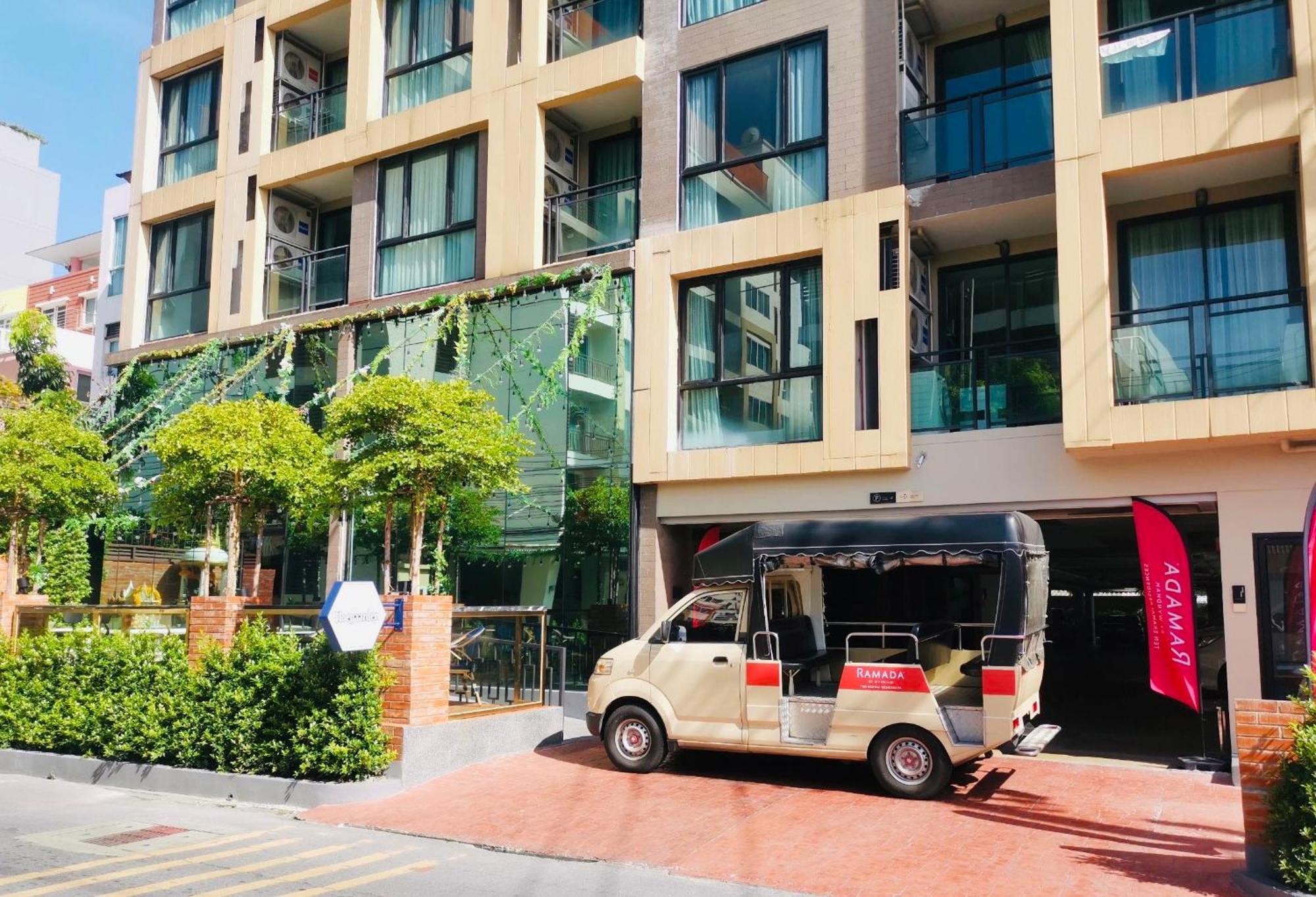 Ramada By Wyndham Bangkok Ten Ekamai Residences 外观 照片