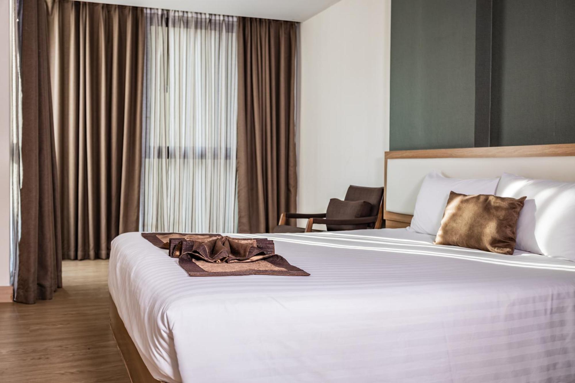 Ramada By Wyndham Bangkok Ten Ekamai Residences 外观 照片