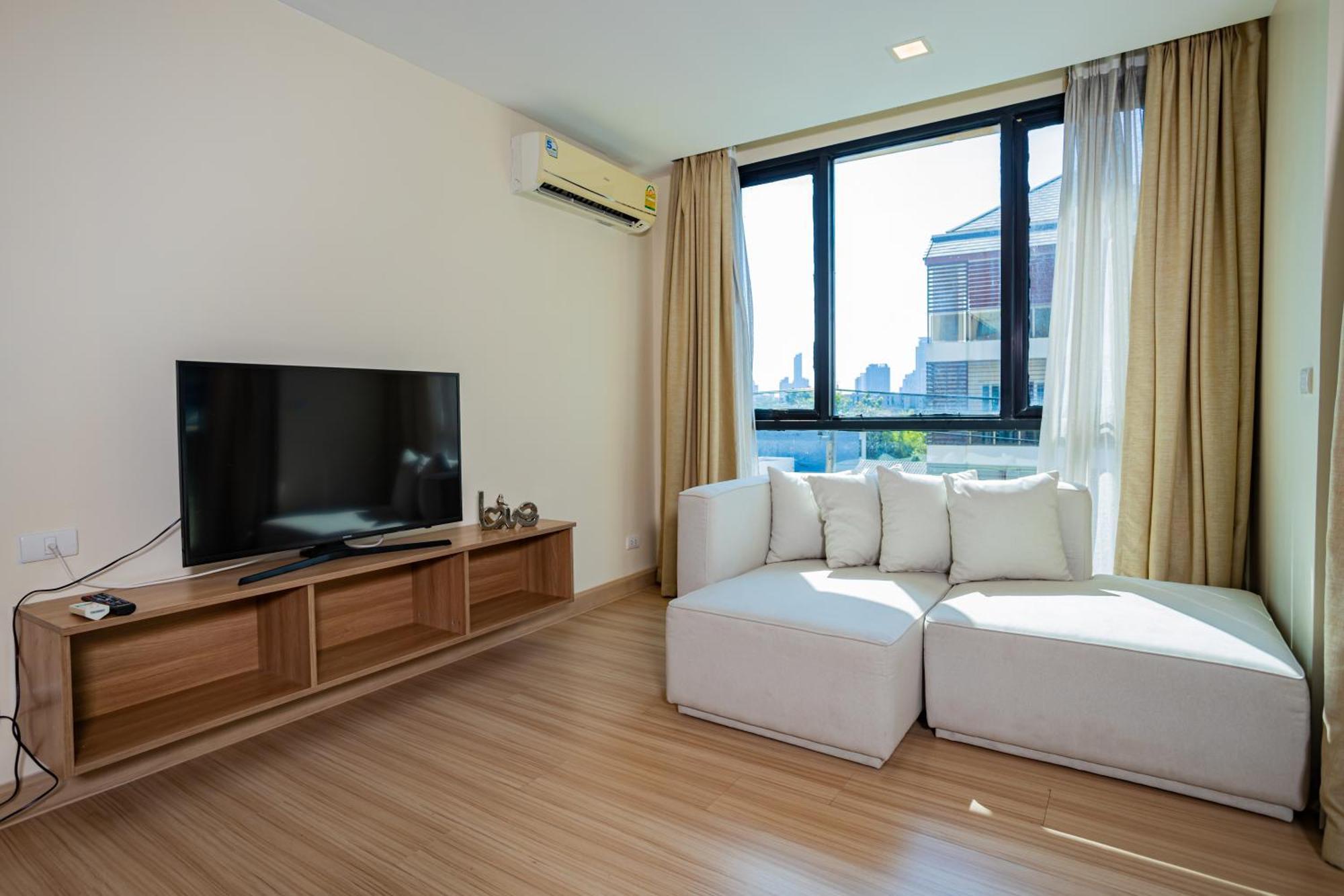 Ramada By Wyndham Bangkok Ten Ekamai Residences 外观 照片