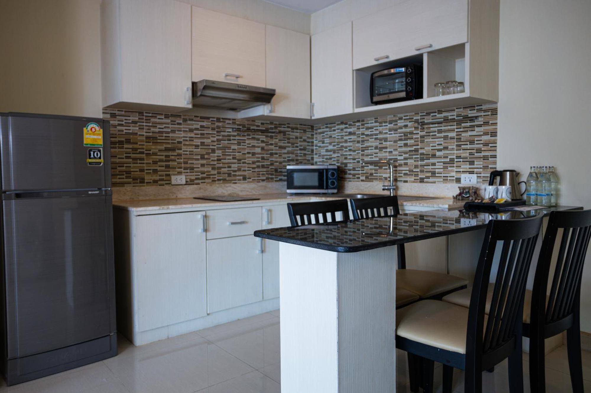 Ramada By Wyndham Bangkok Ten Ekamai Residences 外观 照片