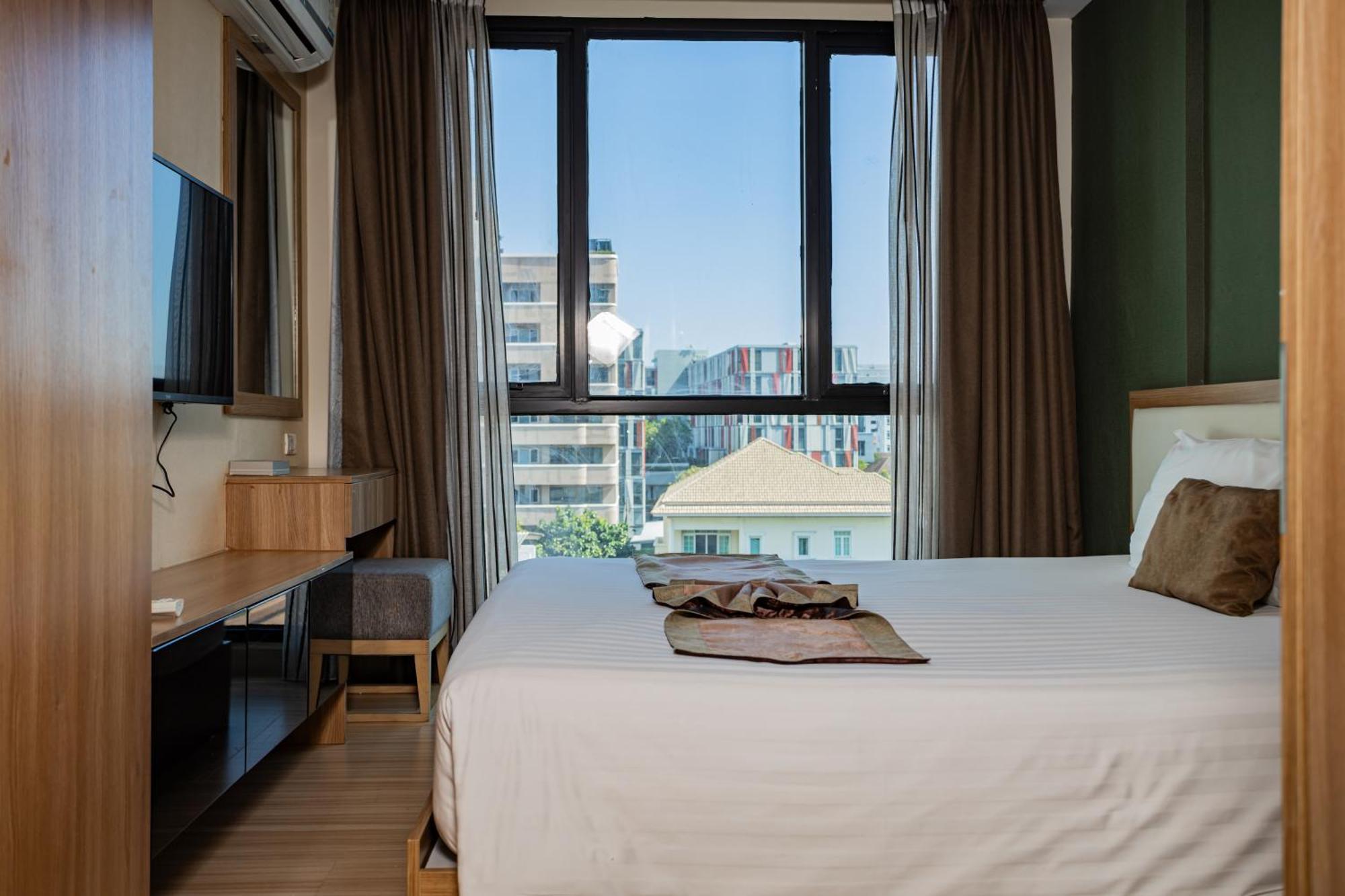 Ramada By Wyndham Bangkok Ten Ekamai Residences 外观 照片