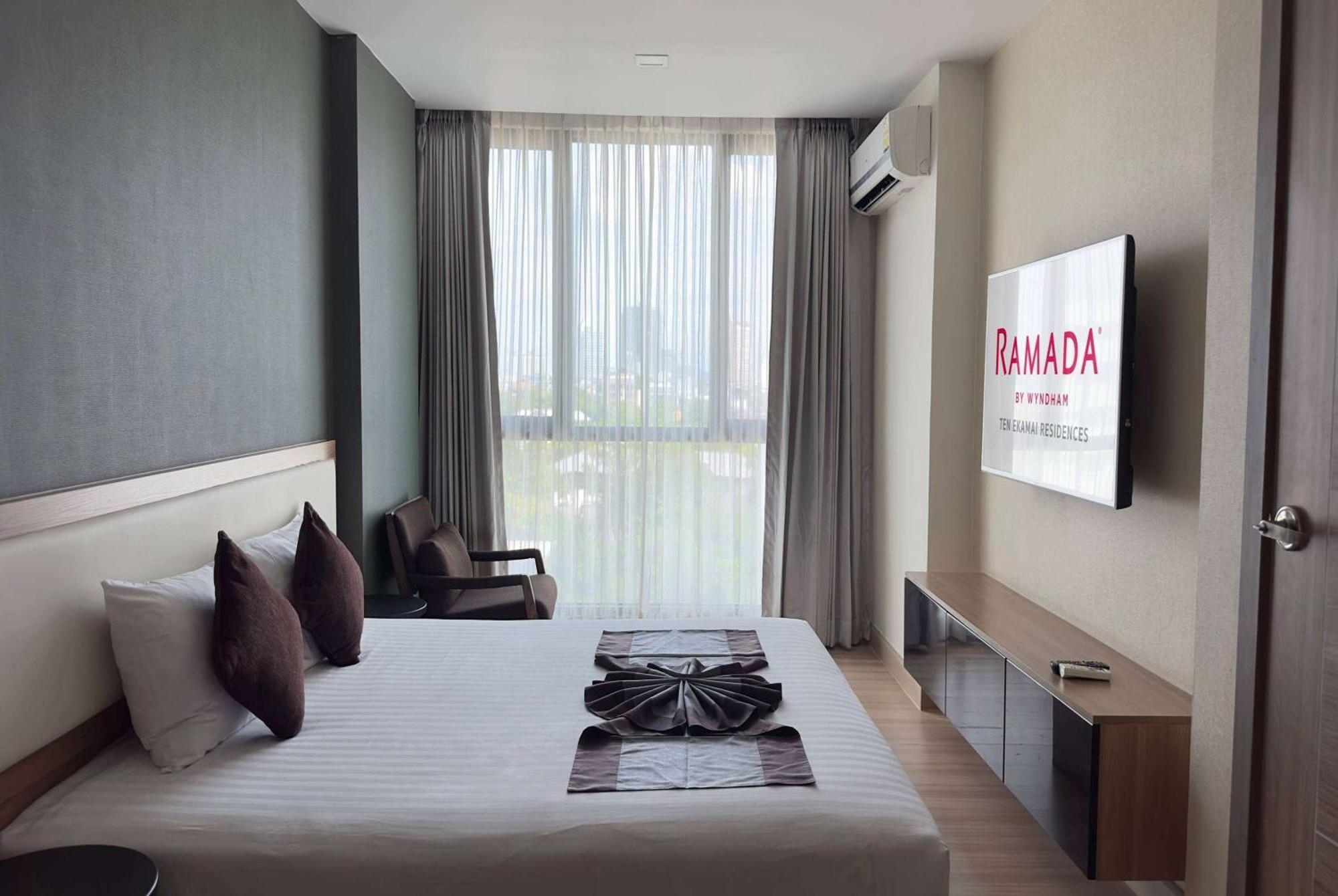 Ramada By Wyndham Bangkok Ten Ekamai Residences 外观 照片