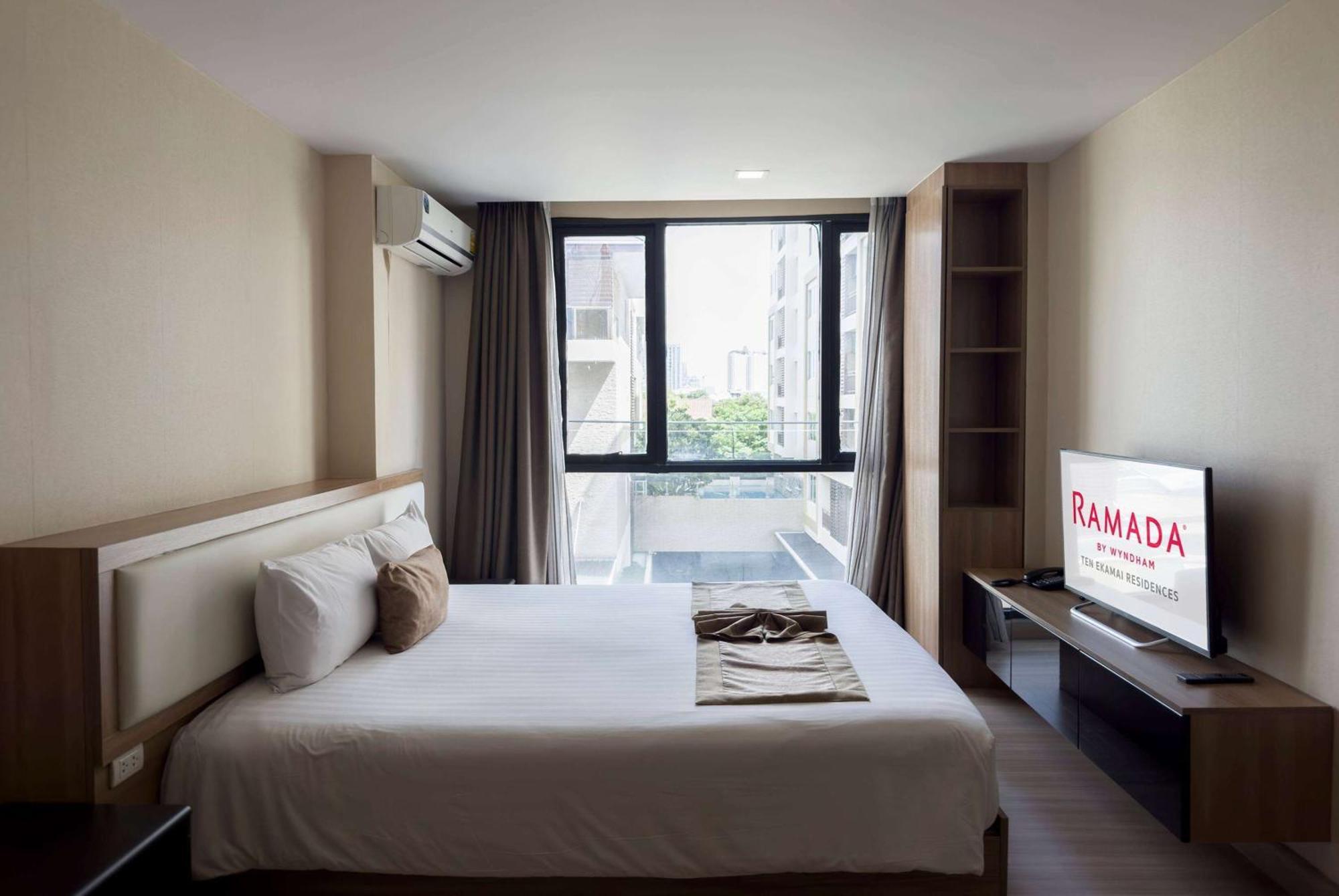 Ramada By Wyndham Bangkok Ten Ekamai Residences 外观 照片
